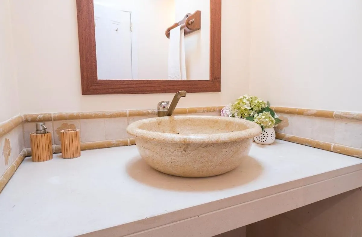 Luxury Villa Camelia. Mountains, Golf, Horses, Levada Walks. Santo Antonio da Serra