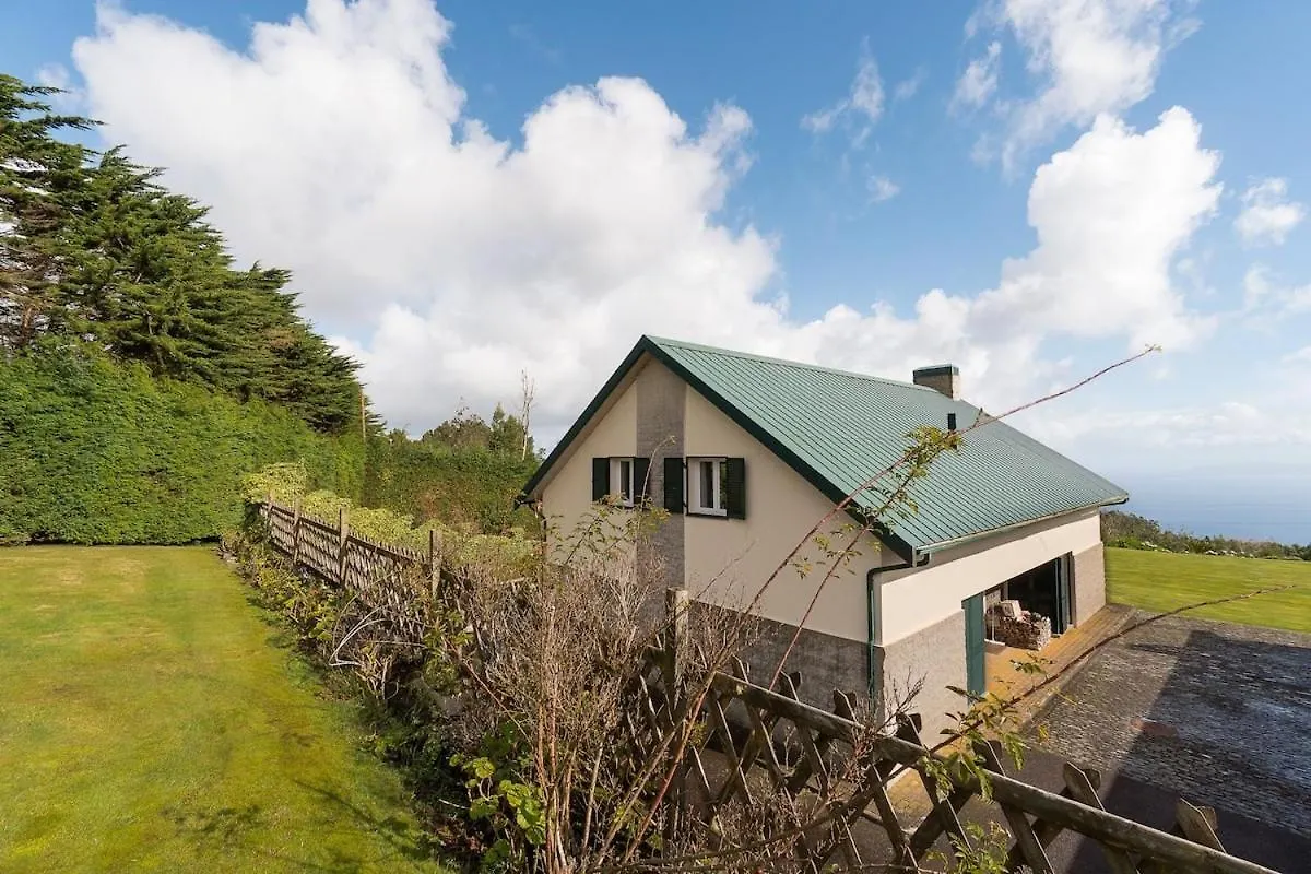 Luxury Villa Camelia. Mountains, Golf, Horses, Levada Walks. Santo Antonio da Serra