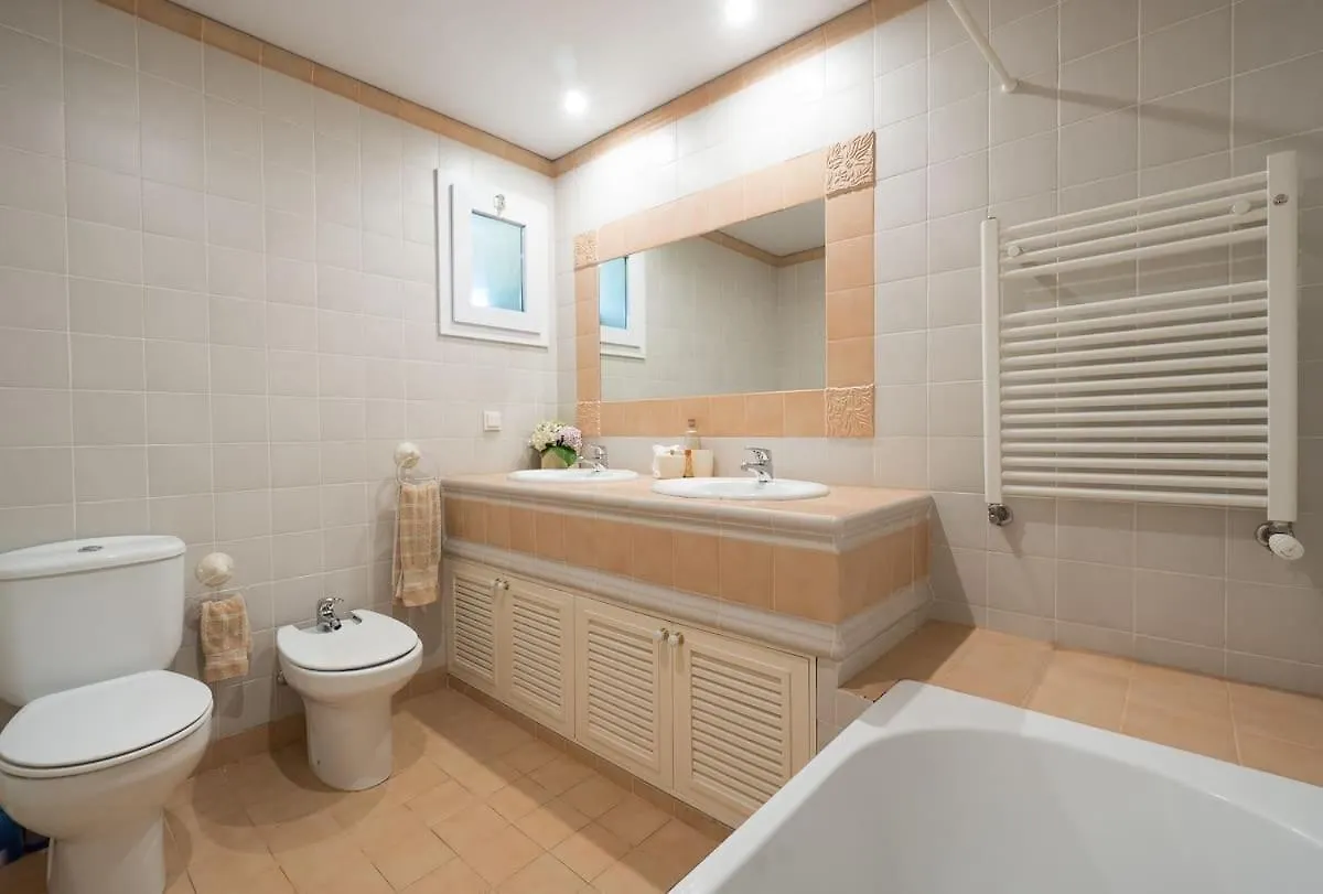 Luxury Villa Camelia. Mountains, Golf, Horses, Levada Walks. Santo Antonio da Serra Portugalsko