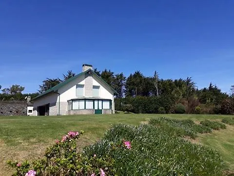 Luxury Villa Camelia. Mountains, Golf, Horses, Levada Walks. contacts